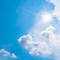 canicule-aide a domicile Arles-garde d'enfant Arles-menage Alpilles-entretien de locaux Bouches-du-Rhone-aide a la personne Arles